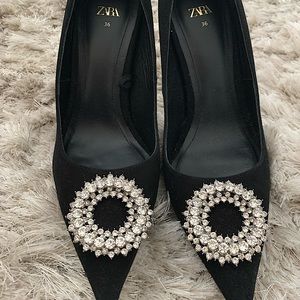 Brand New Never Worn Black Suede and Jewel Trimmed Heeled Zara Pumps *Size 6 US*